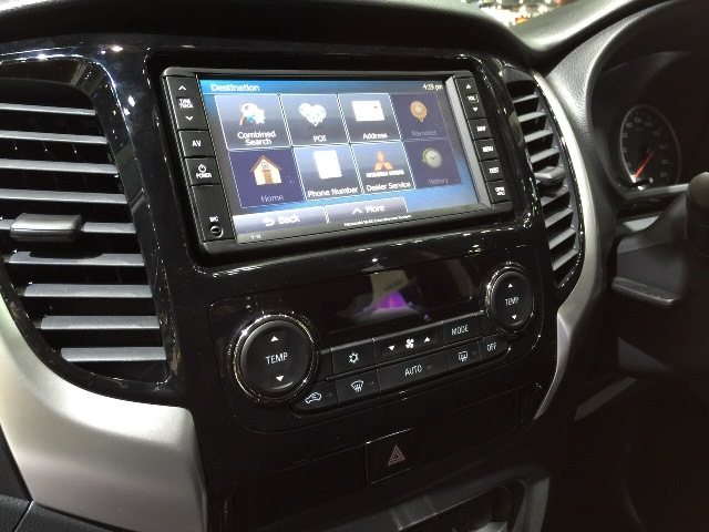 2015-Mitsubishi-L200-Triton-navigation
