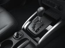 new-2015-mitsubishi-triton-gear