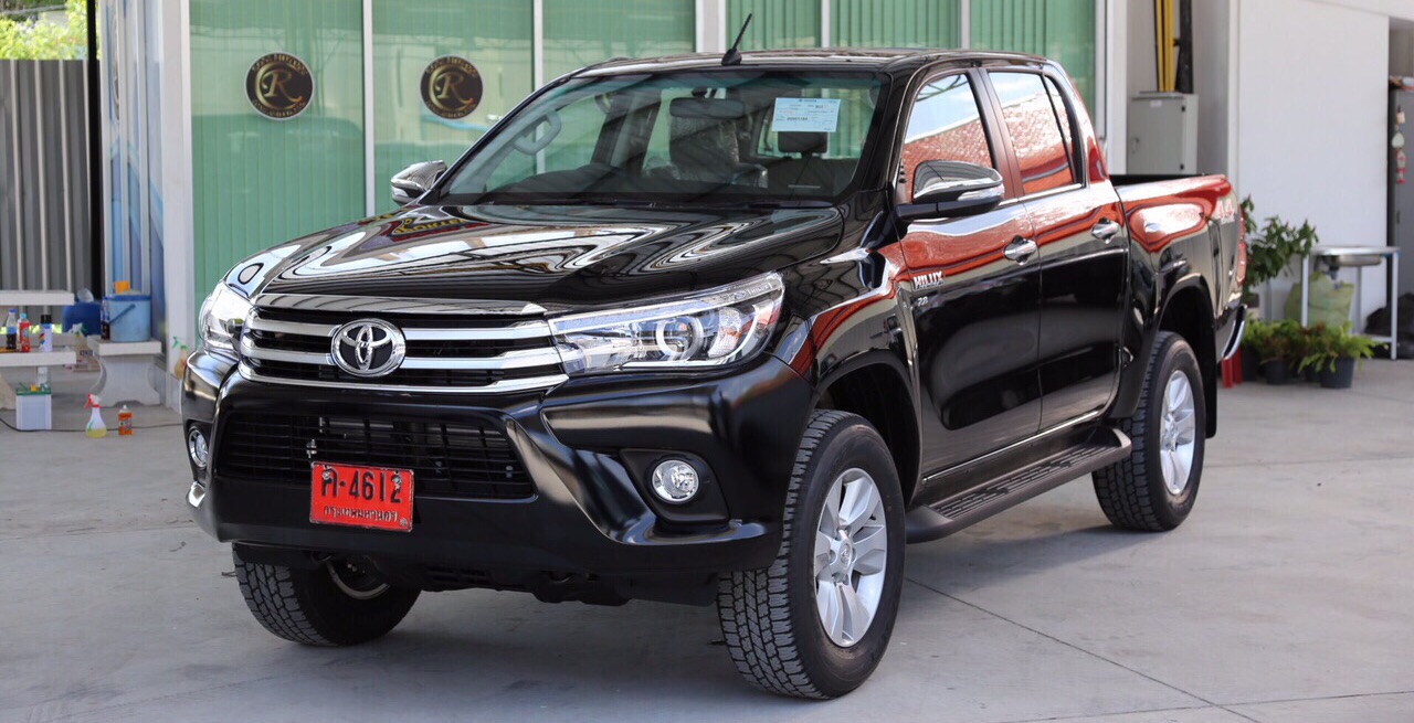 2016 Toyota Hilux Revo black front
