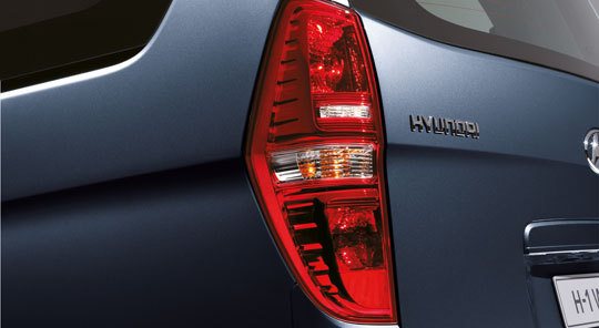 hyundai-h1-exterior-rear-lamp