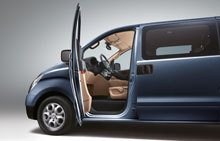hyundai-h1-exterior-tilting-door