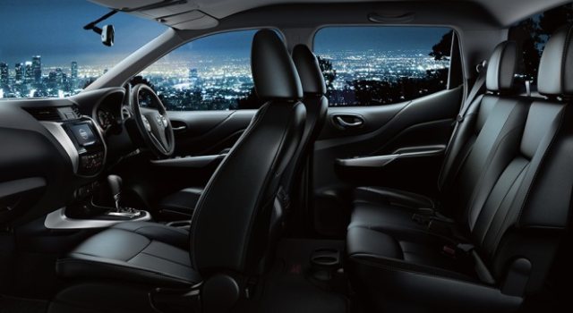 navara-np300-2015-spacious-interior